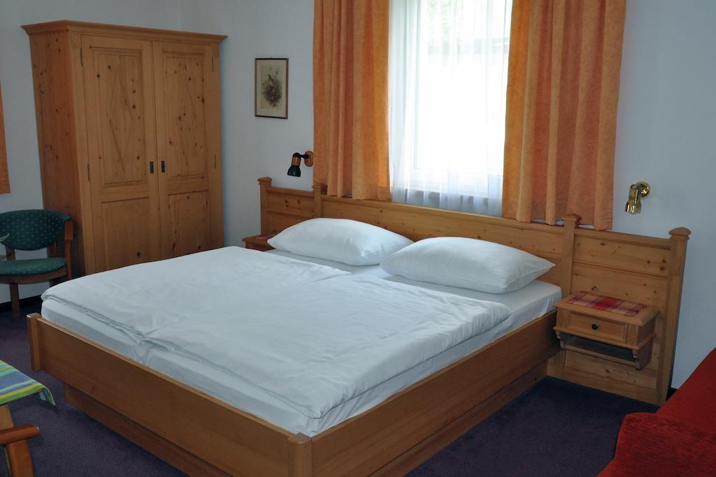 Pension Parzer Pressbaum Bei Wien Habitación foto